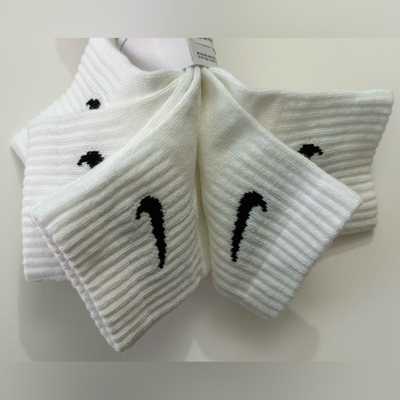 Nike Dri-fit Everyday Cushioned Quarter Cut Ankle socks white 3 pair Pack - Picture 8 of 16